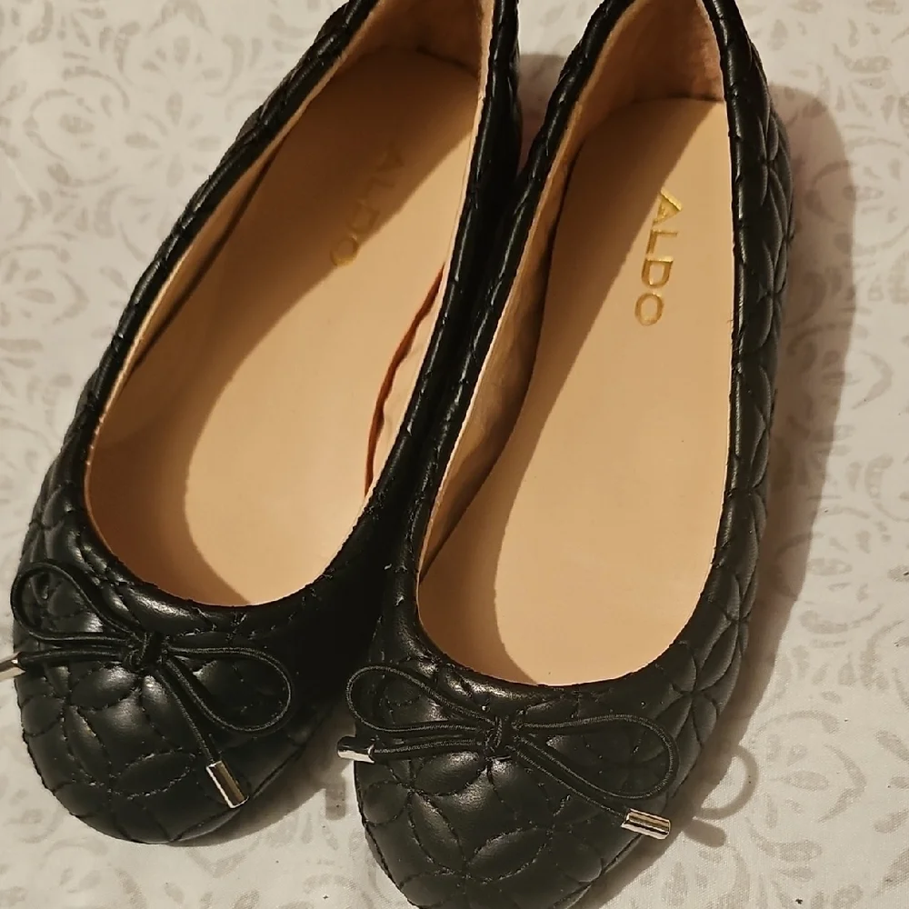 ALDO NWOT Girls Black Quilted Ballet Flats Size 11
